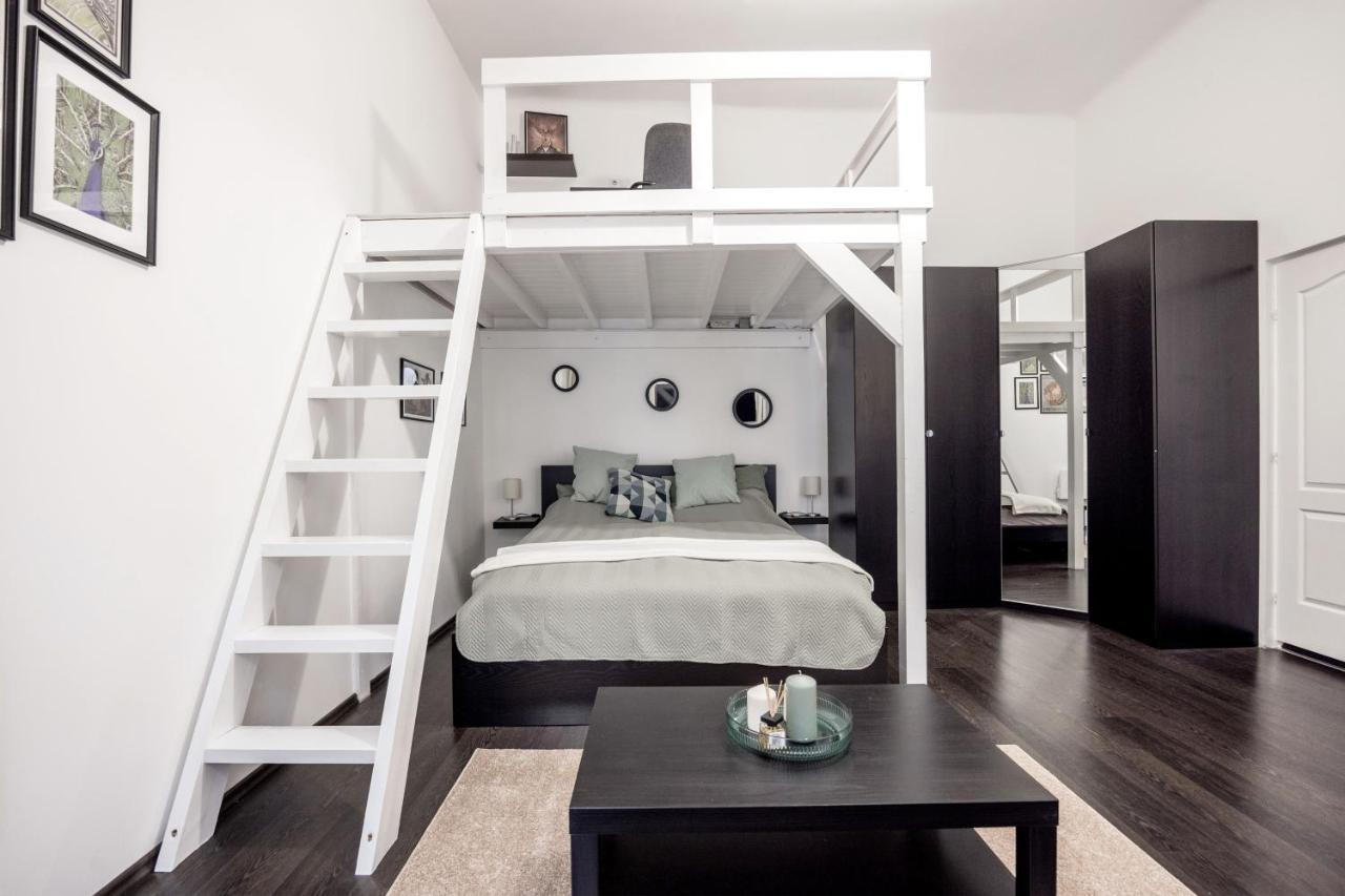 Apartamento Charming Downtown Hideaway Steps From New York Cafe! Budapest Exterior foto