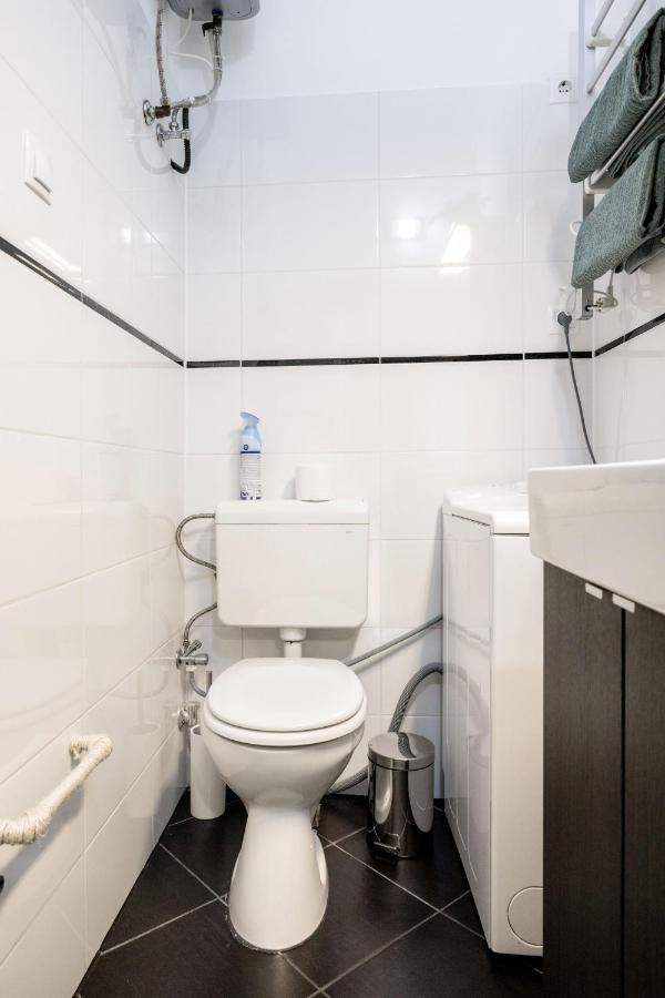 Apartamento Charming Downtown Hideaway Steps From New York Cafe! Budapest Exterior foto