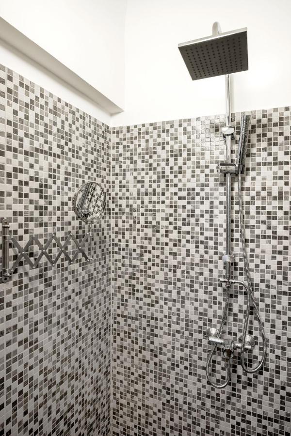 Apartamento Charming Downtown Hideaway Steps From New York Cafe! Budapest Exterior foto